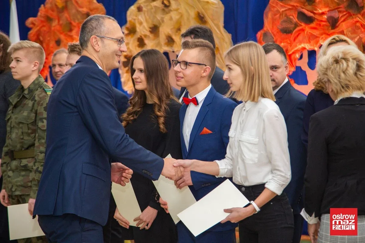 Doroczne stypendia Prezesa Rady Ministrów wręczone (zdjęcia, wideo)