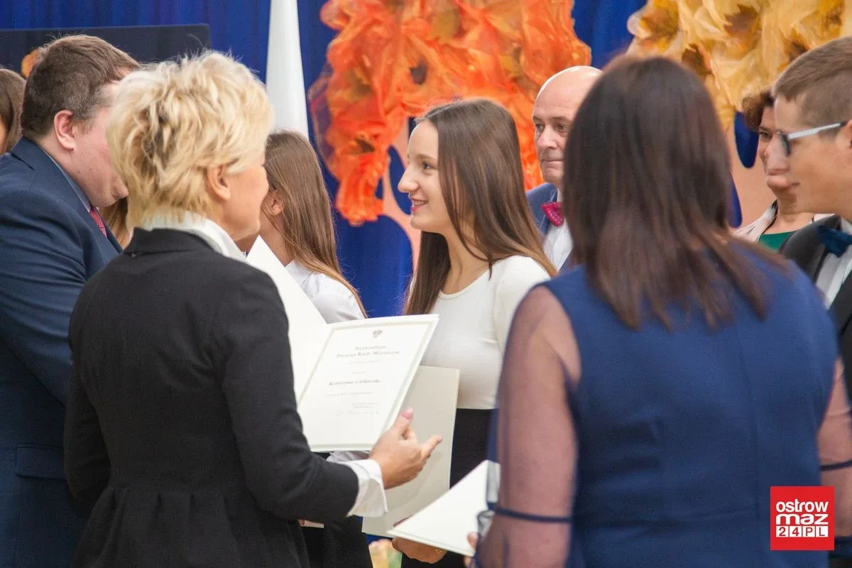 Doroczne stypendia Prezesa Rady Ministrów wręczone (zdjęcia, wideo)