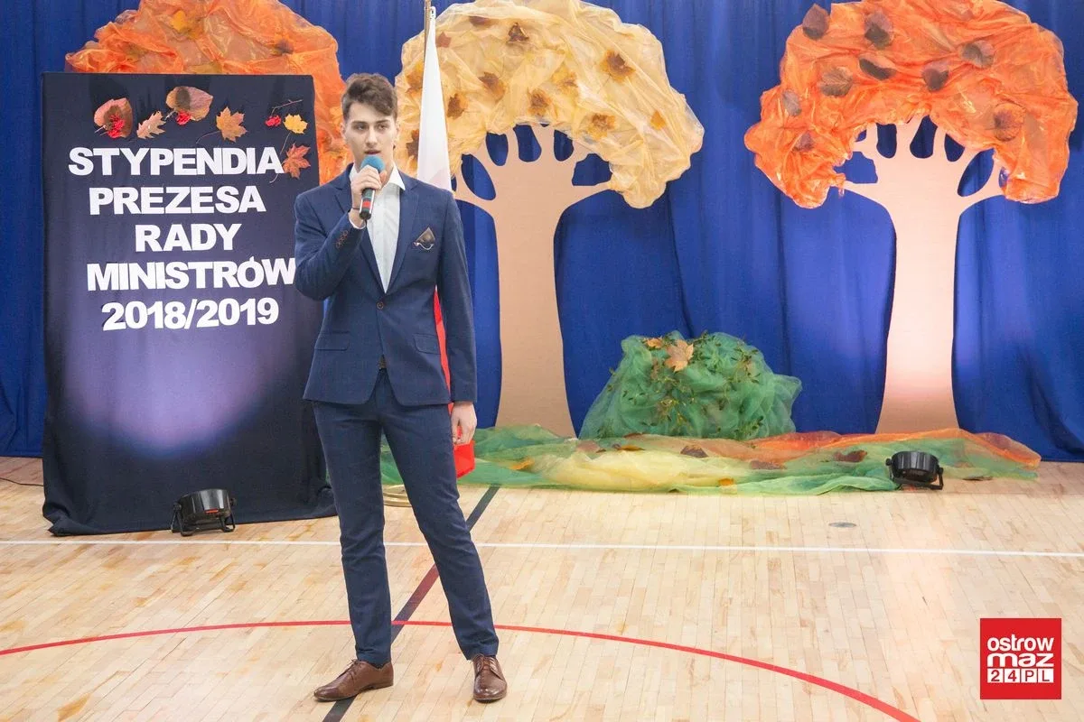 Doroczne stypendia Prezesa Rady Ministrów wręczone (zdjęcia, wideo)