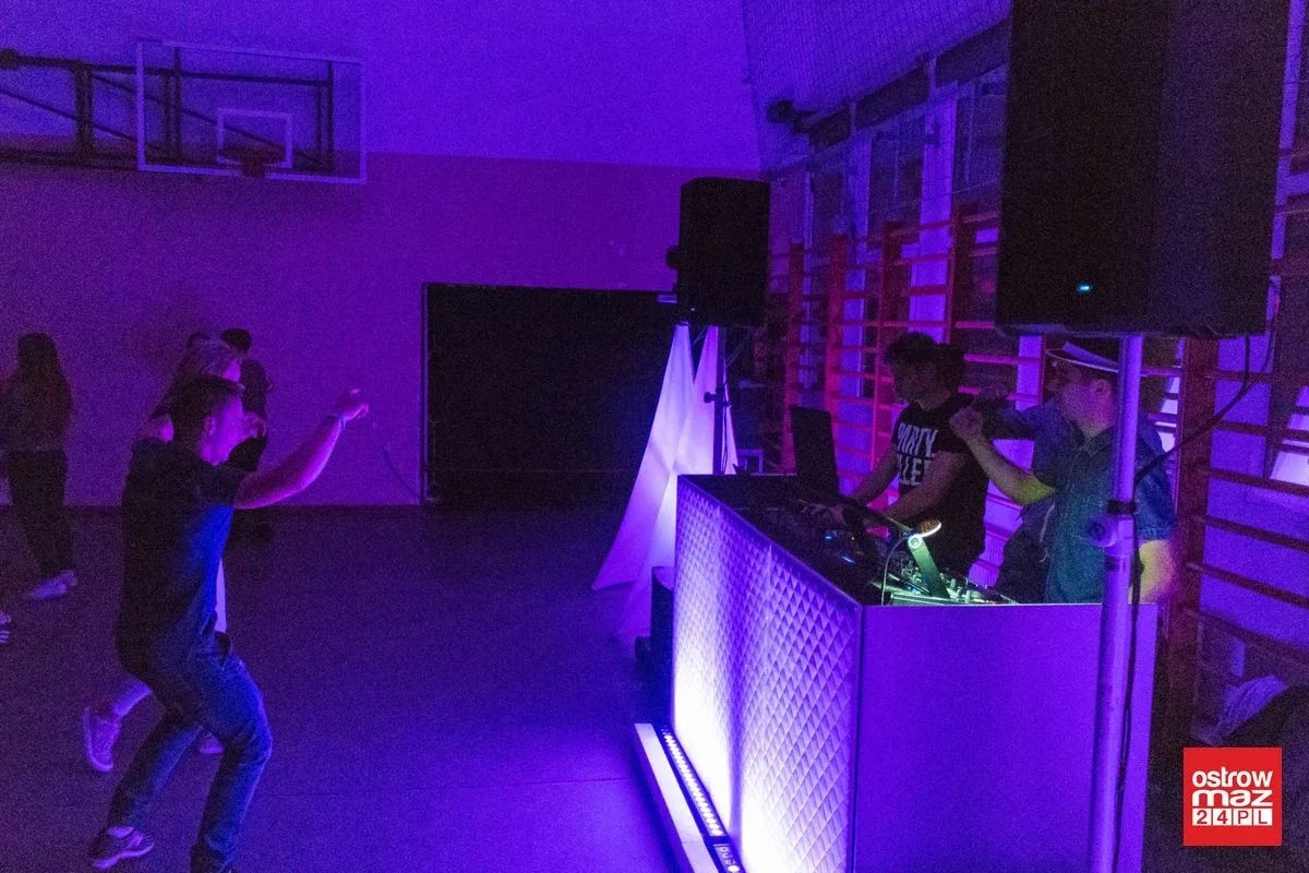 Dyskoteka ostatkowa w ostrowskim "Rubinku" (zdjęcia)