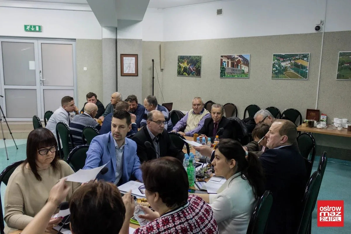 Płeć piękna opanowana radę gminy Ostrów Mazowiecka (zdjęcia, wideo)