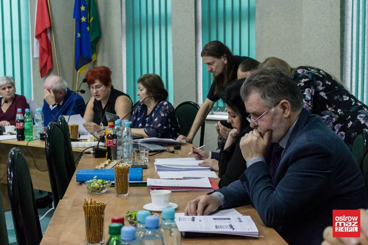 Płeć piękna opanowana radę gminy Ostrów Mazowiecka (zdjęcia, wideo)