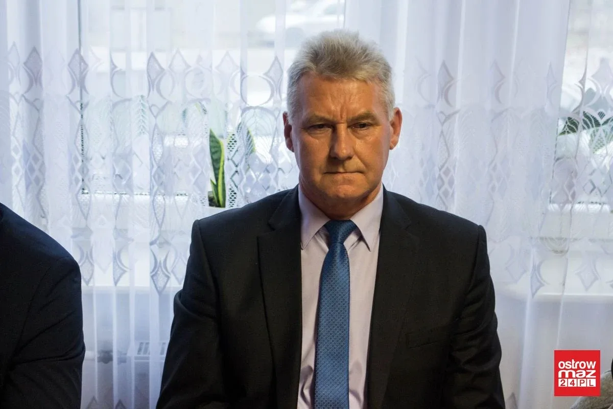 Przez ponad 38 lat rządził gminą. Zastąpił go 27-latek (zdjęcia, wideo)