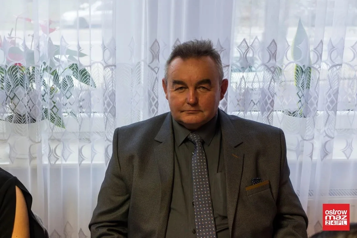 Przez ponad 38 lat rządził gminą. Zastąpił go 27-latek (zdjęcia, wideo)