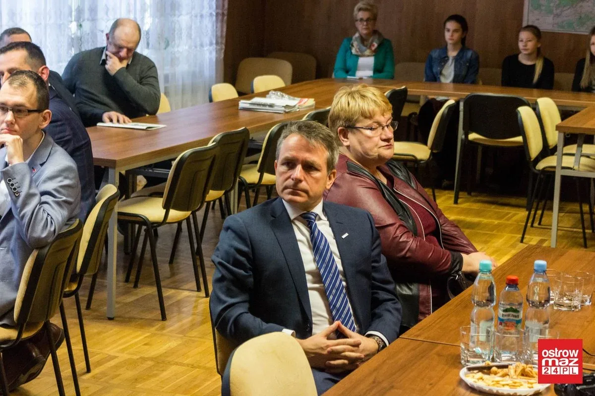 Przez ponad 38 lat rządził gminą. Zastąpił go 27-latek (zdjęcia, wideo)