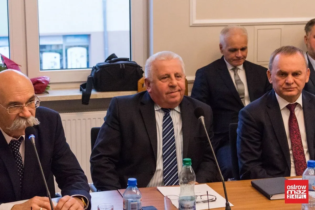 Obradował nowy skład samorządu powiatu (zdjęcia, wideo)