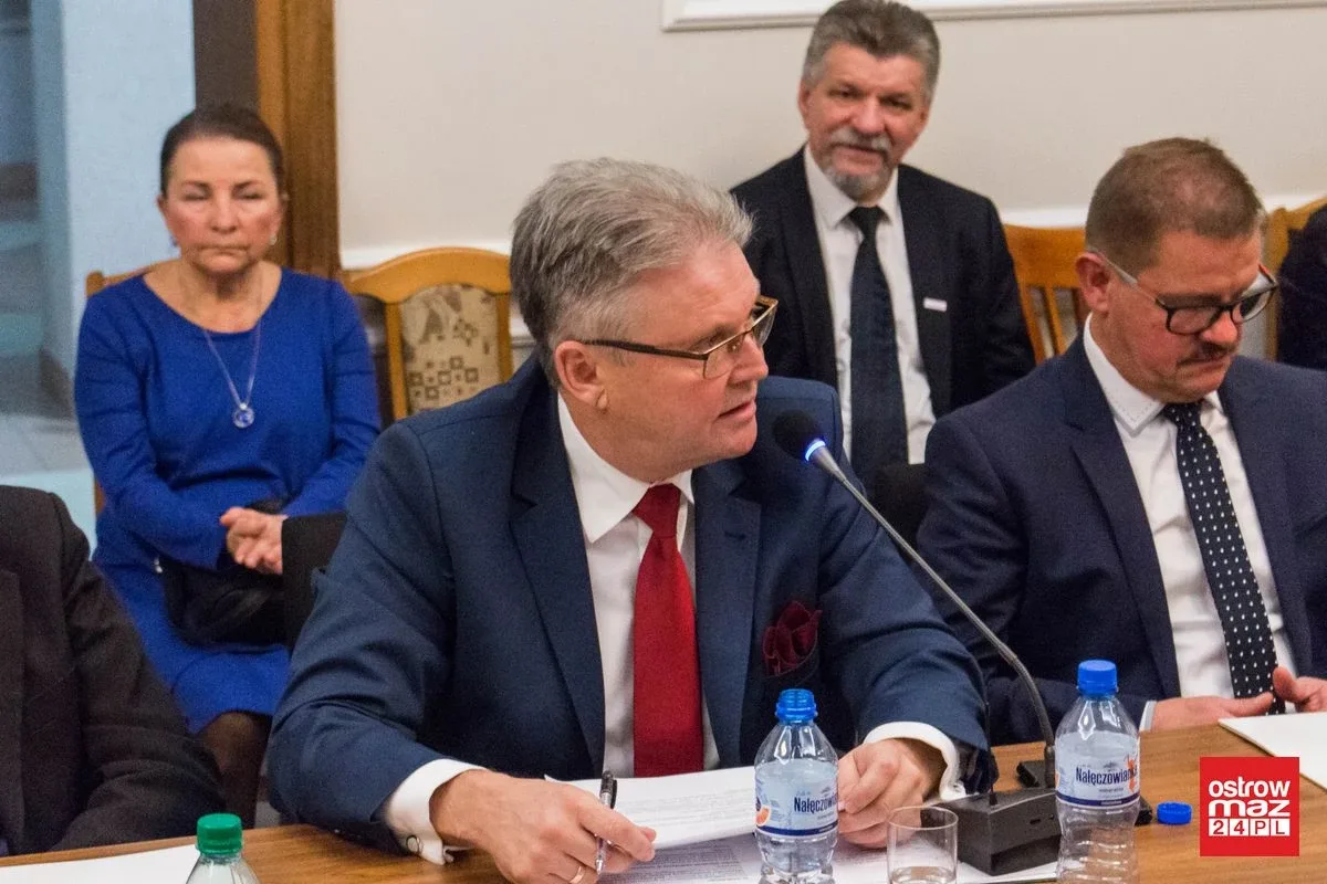 Obradował nowy skład samorządu powiatu (zdjęcia, wideo)