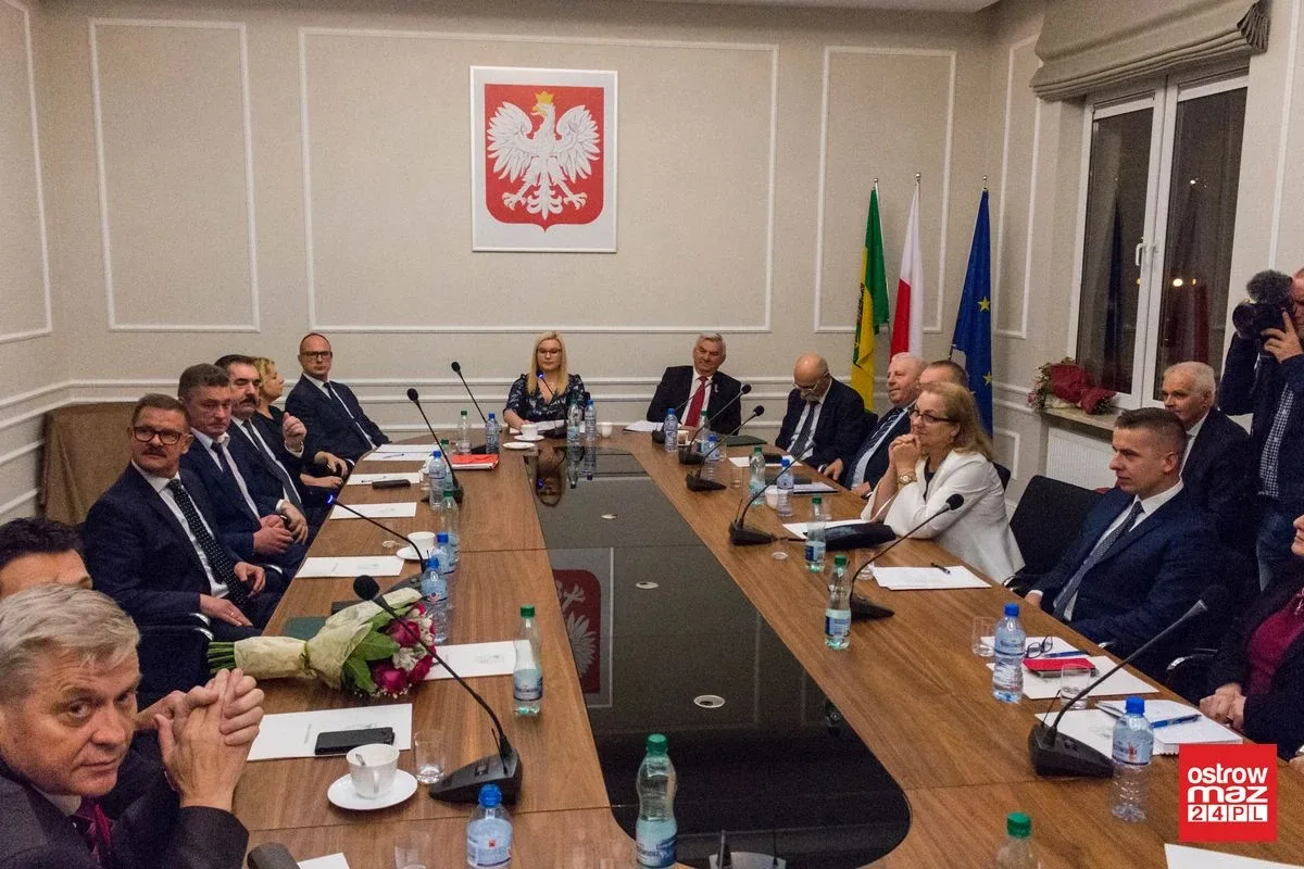 Obradował nowy skład samorządu powiatu (zdjęcia, wideo)