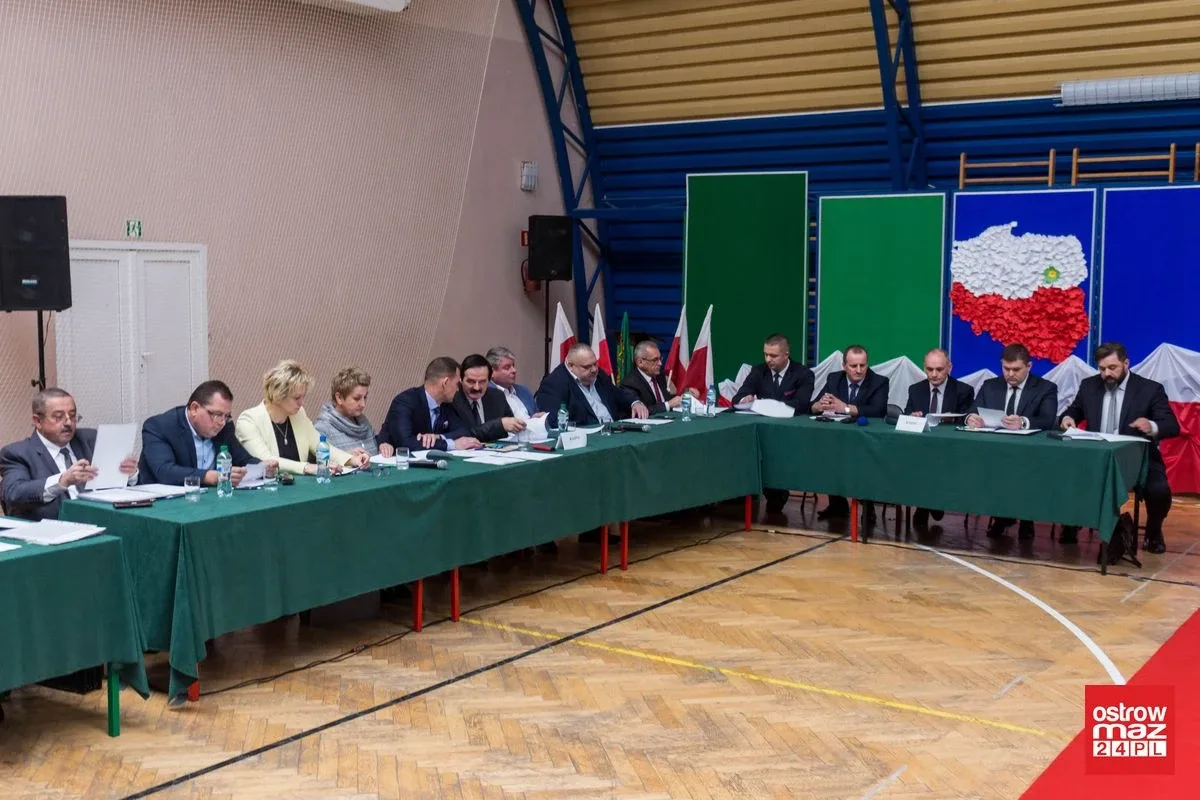 Pierwsza sesja nowej rady gminy Małkinia Górna (zdjęcia, wideo)