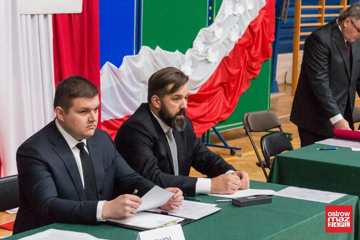 Pierwsza sesja nowej rady gminy Małkinia Górna (zdjęcia, wideo)