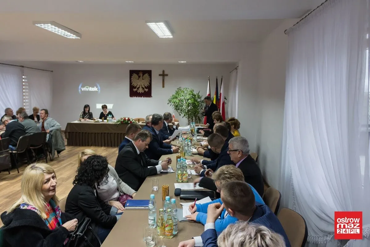 Wójt i nowi radni gminy Wąsewo złożyli ślubowanie (zdjęcia)