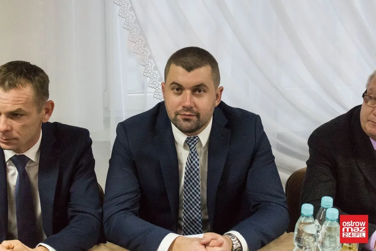 Wójt i nowi radni gminy Wąsewo złożyli ślubowanie (zdjęcia)