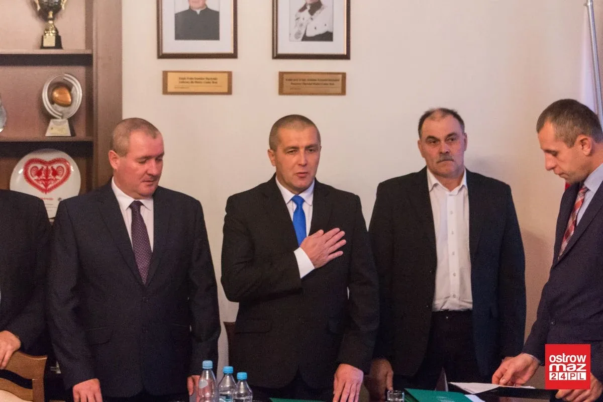 Pierwsza sesja nowej kadencji w Broku. Burmistrz i radni ślubowali (zdjęcia)