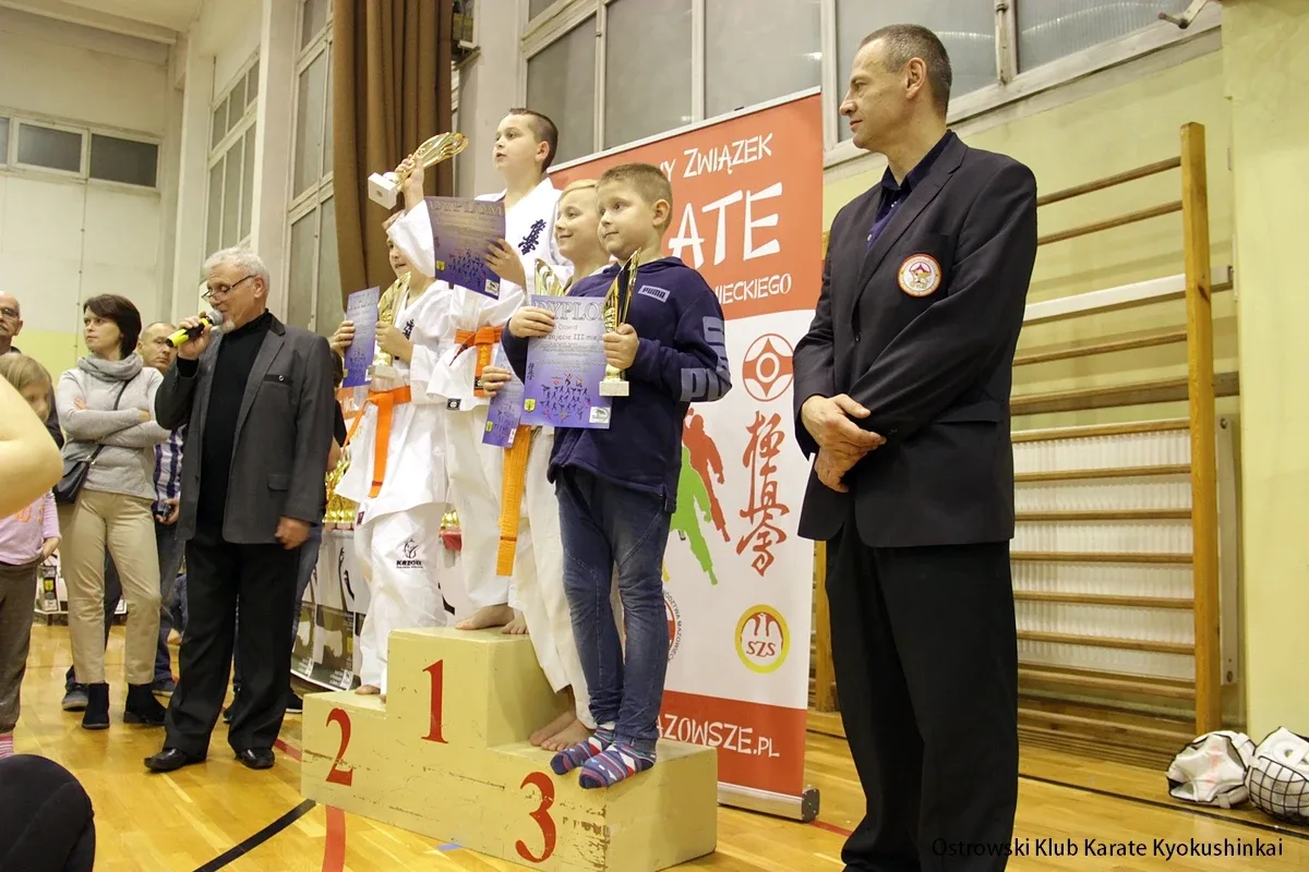 Najmłodsi zawodnicy OKKK z medalami (zdjęcia)