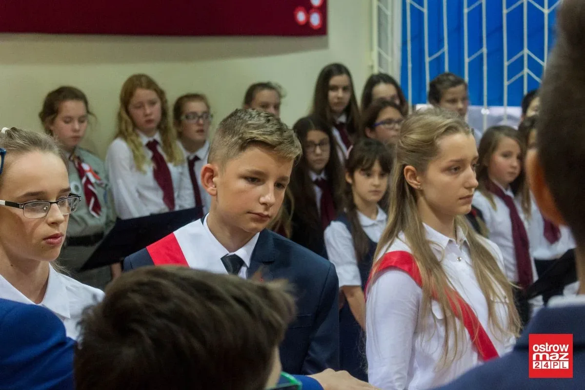 Niepodległościowe spotkanie pokoleń w "czwórce" (zdjęcia, wideo)