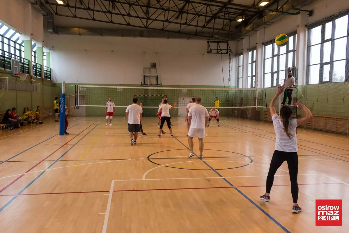 Siatkarski turniej samorządowy (zdjęcia, wideo)