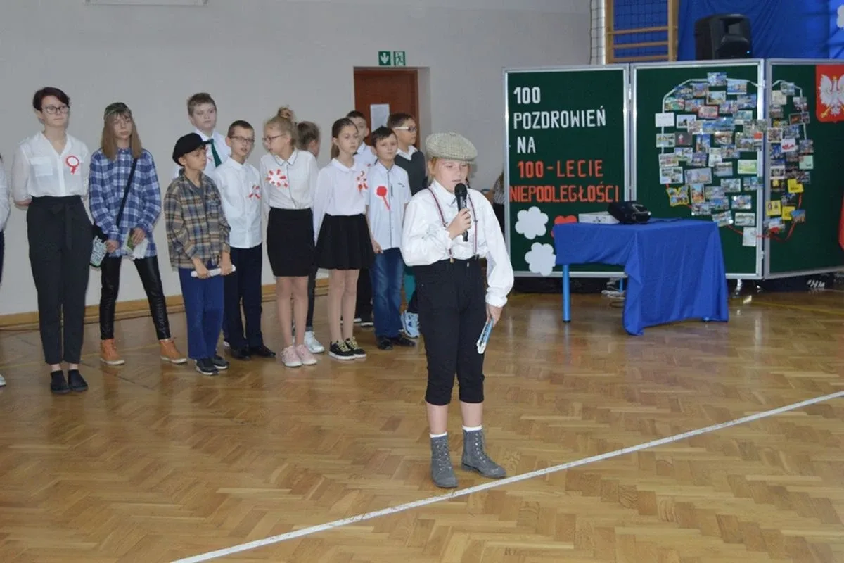 Patriotyczny apel w ostrowskiej "trójce" (zdjęcia)