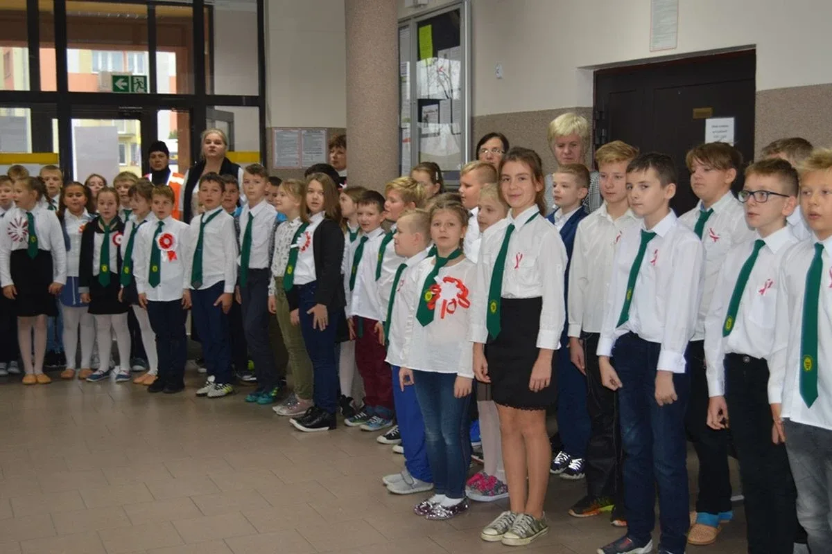 Patriotyczny apel w ostrowskiej "trójce" (zdjęcia)