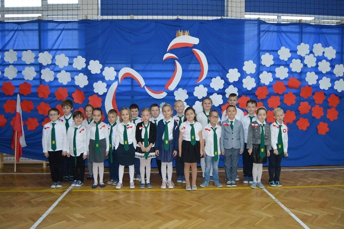 Patriotyczny apel w ostrowskiej "trójce" (zdjęcia)