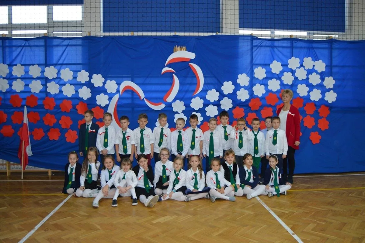 Patriotyczny apel w ostrowskiej "trójce" (zdjęcia)