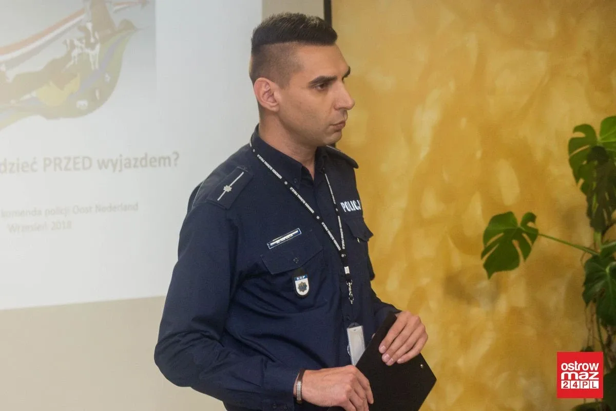 Holenderska policja w ZS CKR w Starym Lubiejewie (zdjęcia, wideo)