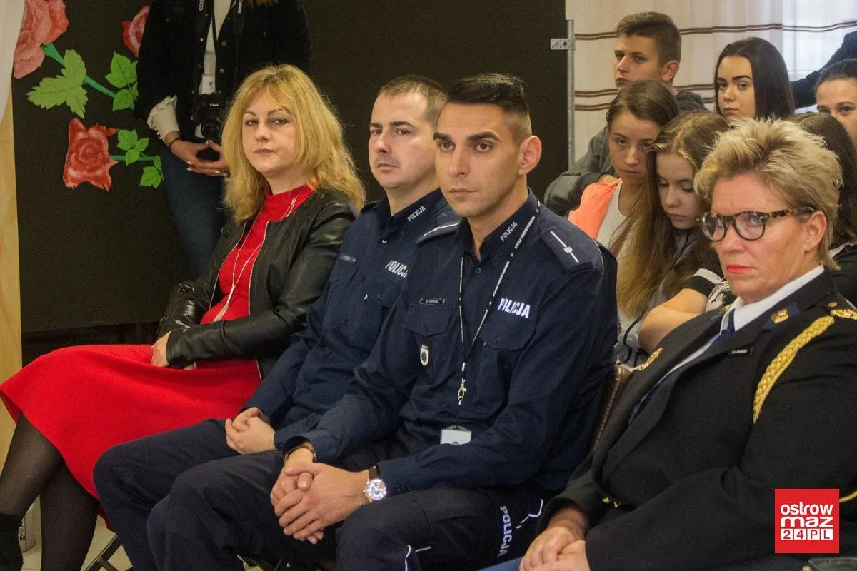 Holenderska policja w ZS CKR w Starym Lubiejewie (zdjęcia, wideo)