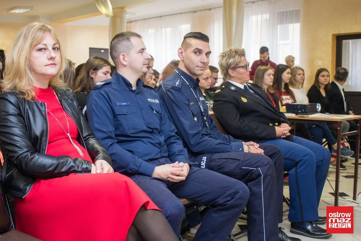 Holenderska policja w ZS CKR w Starym Lubiejewie (zdjęcia, wideo)