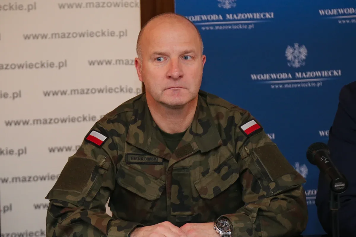Wielki piknik militarny ku czci niepodległej (zdjęcia, wideo, program)