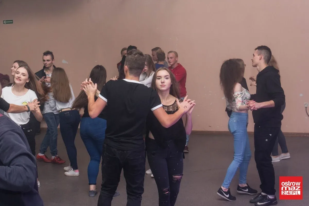 Dyskoteka młodzieży w "Rubinku" (zdjęcia, wideo)