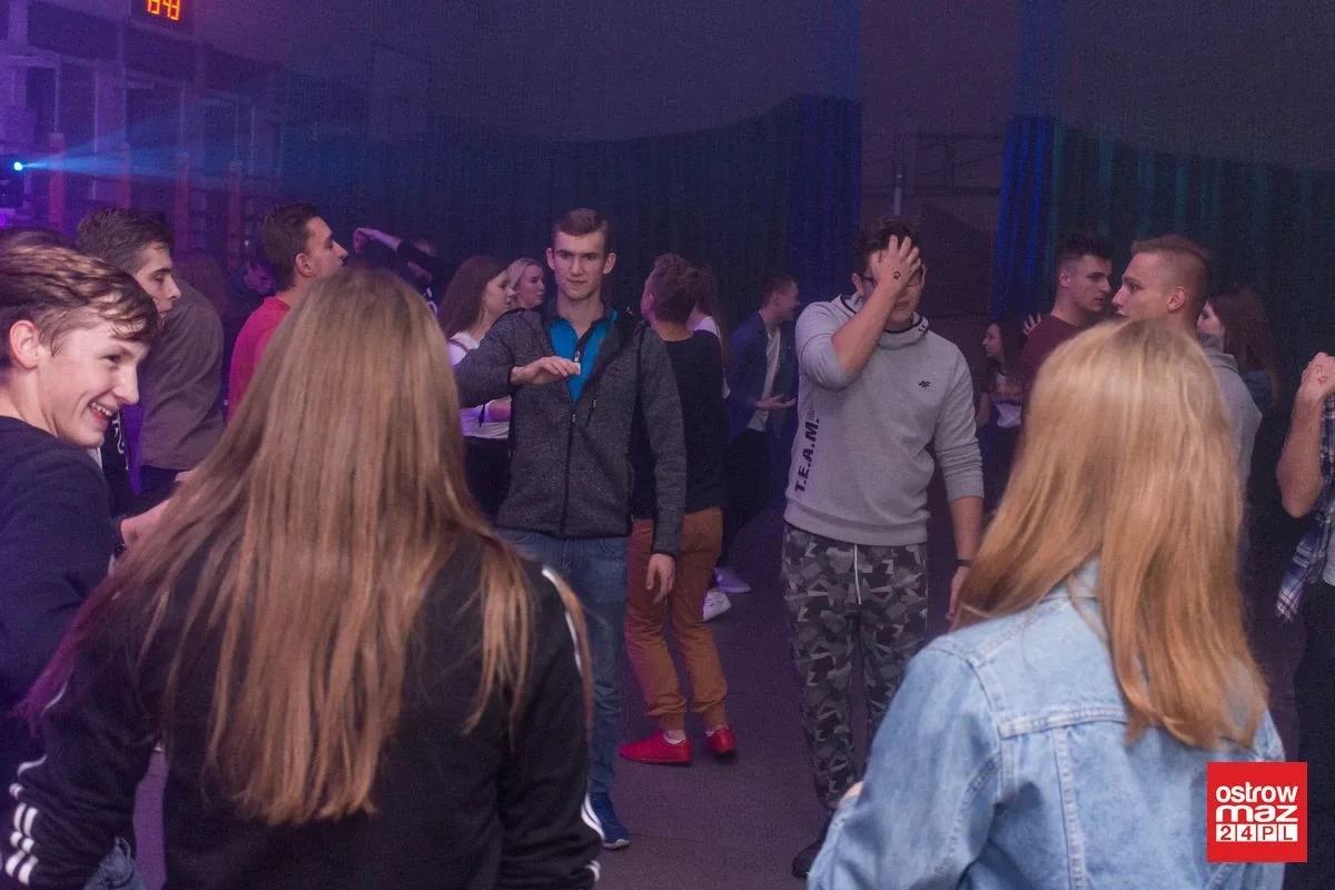 Dyskoteka młodzieży w "Rubinku" (zdjęcia, wideo)