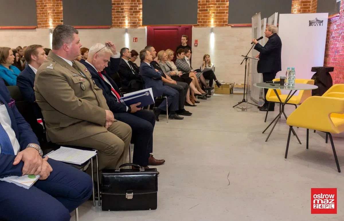 Konferencja: "Drogi do niepodległości" (zdjęcia, wideo)