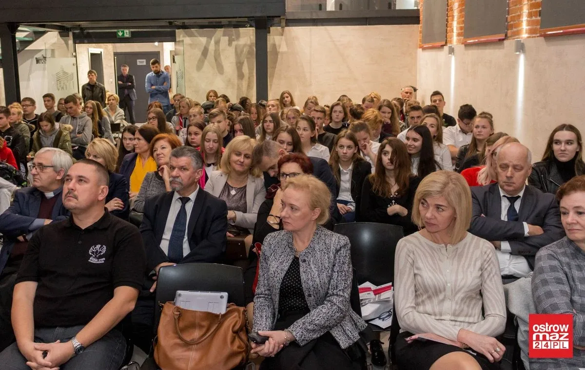 Konferencja: "Drogi do niepodległości" (zdjęcia, wideo)