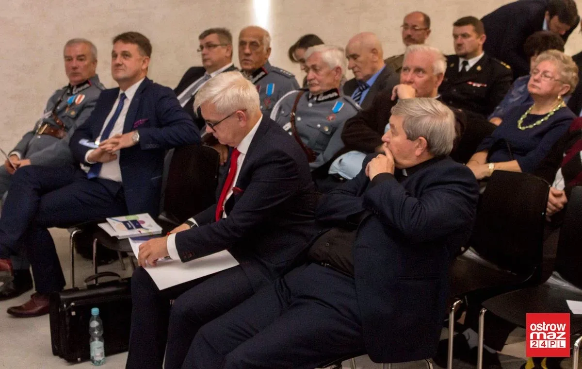 Konferencja: "Drogi do niepodległości" (zdjęcia, wideo)