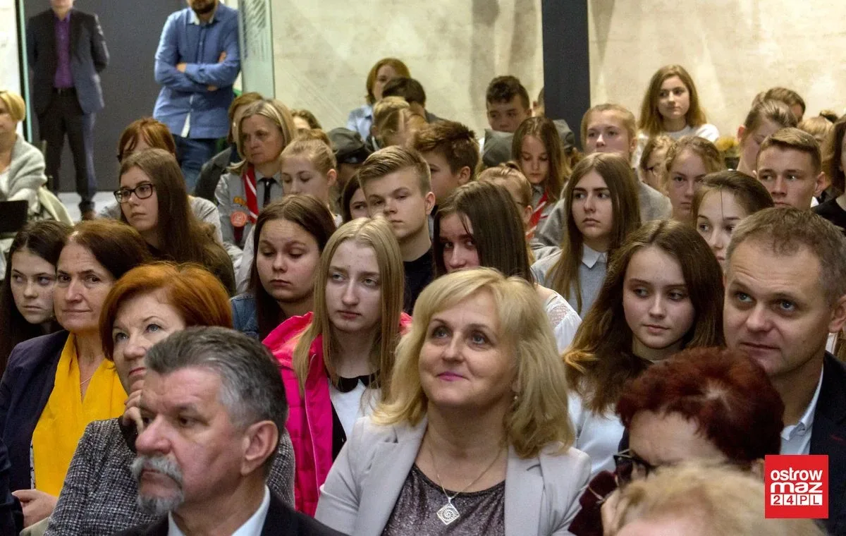 Konferencja: "Drogi do niepodległości" (zdjęcia, wideo)