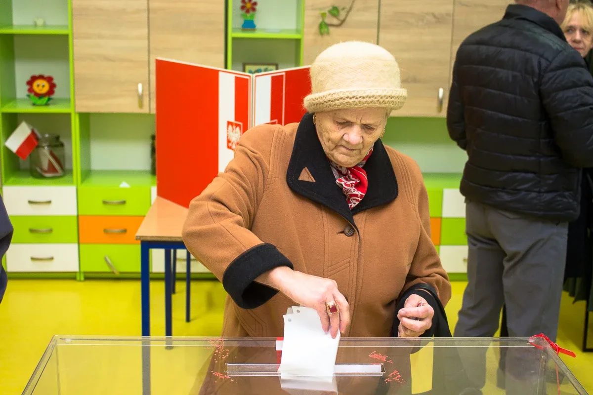 Dziś II tura wyborów - zobacz jak głosują mieszkańcy miasta (zdjęcia)