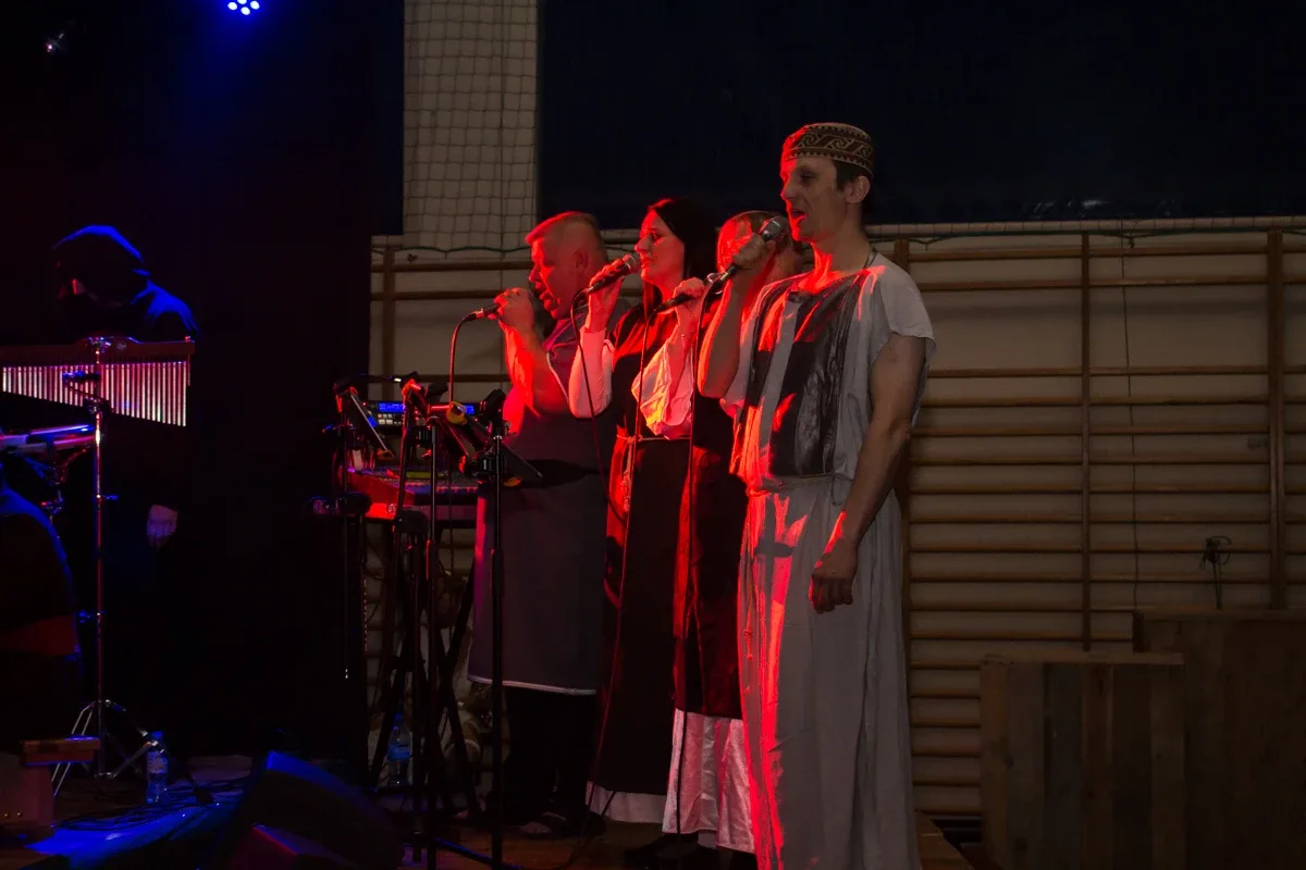 Misterium pasyjne w wykonaniu grupy Rzeczpospolita Apostolska (zdjęcia, wideo)