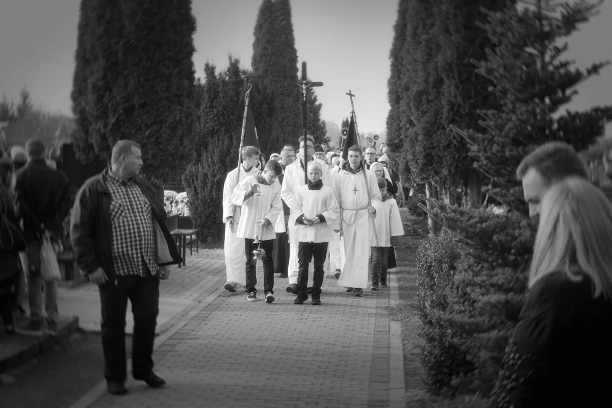 Uroczystość Wszystkich Świętych na ostrowskim cmentarzu (zdjęcia)
