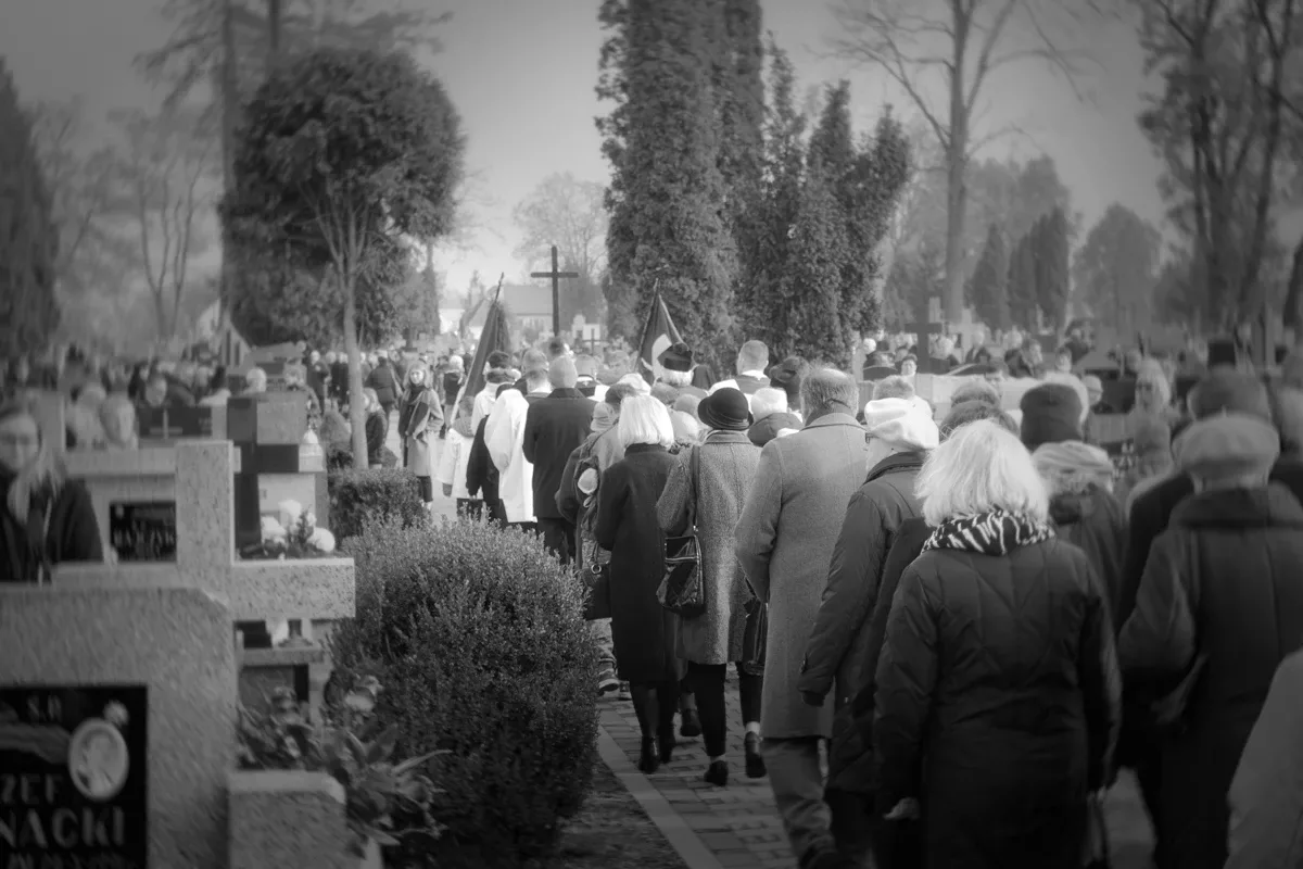 Uroczystość Wszystkich Świętych na ostrowskim cmentarzu (zdjęcia)