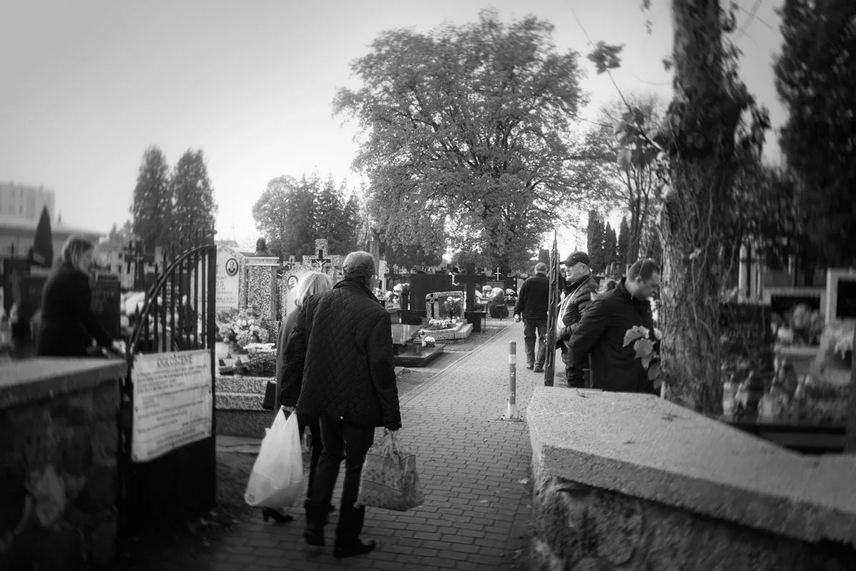 Uroczystość Wszystkich Świętych na ostrowskim cmentarzu (zdjęcia)
