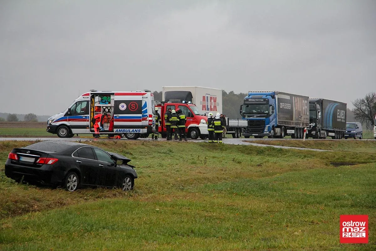Wypadek na trasie Ostrów Mazowiecka - Łomża. Droga całkowicie zablokowana! (zdjęcia, wideo)