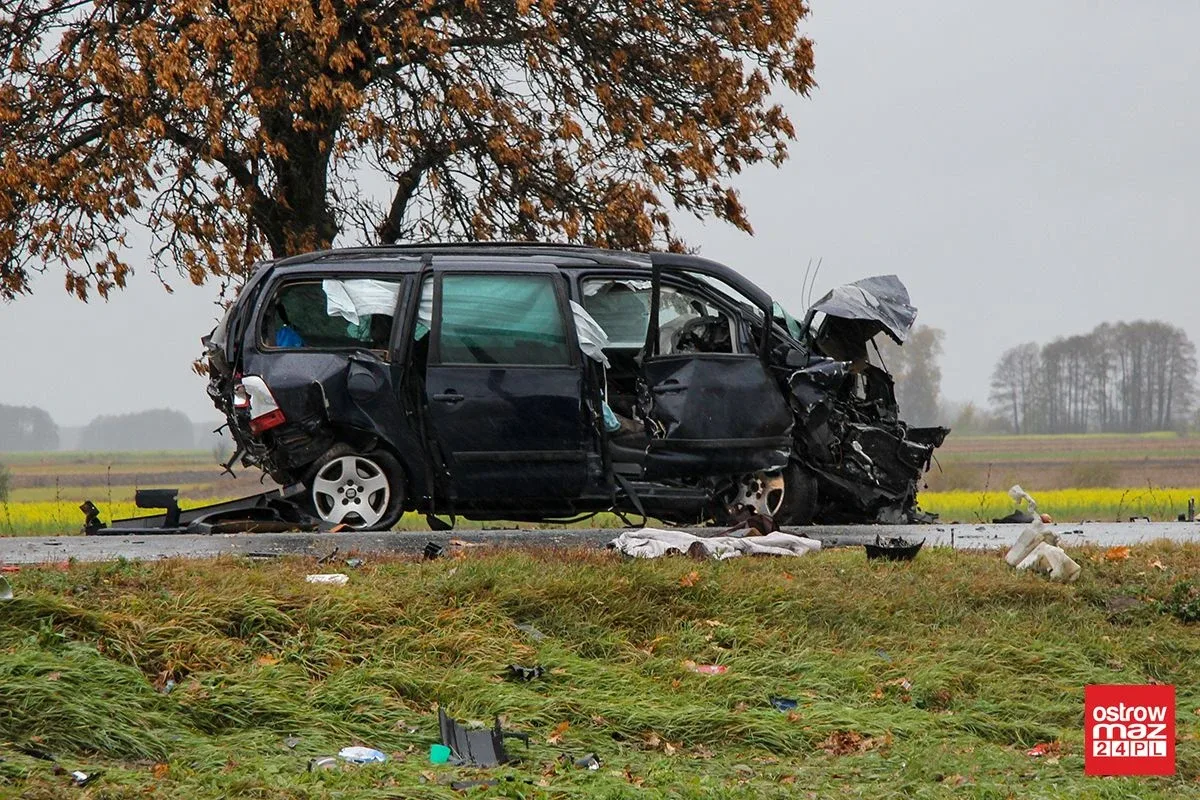 Wypadek na trasie Ostrów Mazowiecka - Łomża. Droga całkowicie zablokowana! (zdjęcia, wideo)