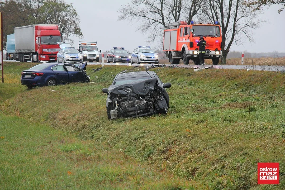 Wypadek na trasie Ostrów Mazowiecka - Łomża. Droga całkowicie zablokowana! (zdjęcia, wideo)