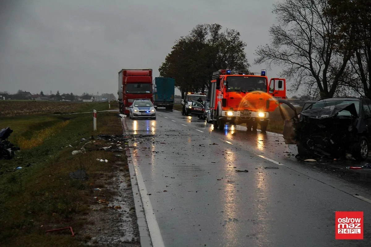 Wypadek na trasie Ostrów Mazowiecka - Łomża. Droga całkowicie zablokowana! (zdjęcia, wideo)