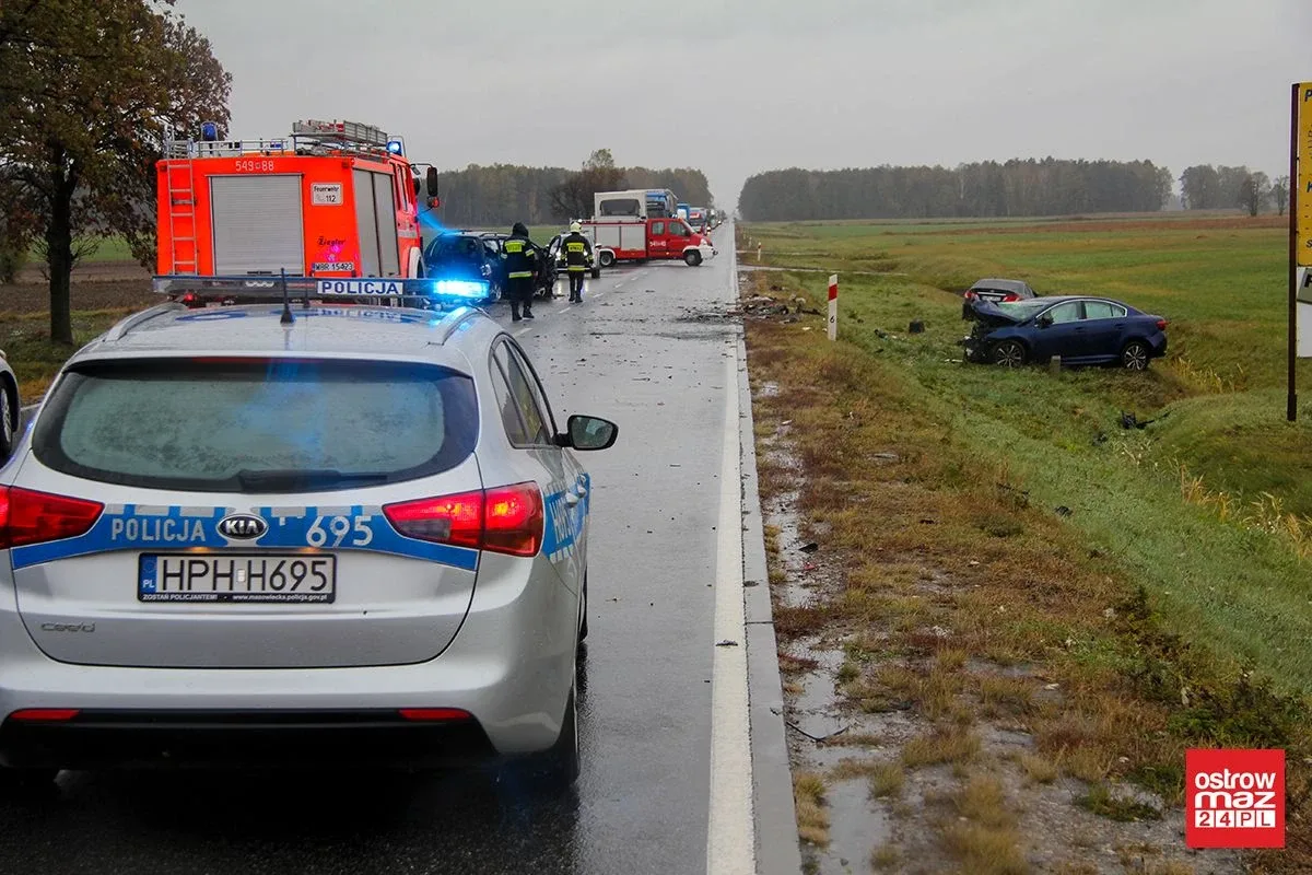 Wypadek na trasie Ostrów Mazowiecka - Łomża. Droga całkowicie zablokowana! (zdjęcia, wideo)