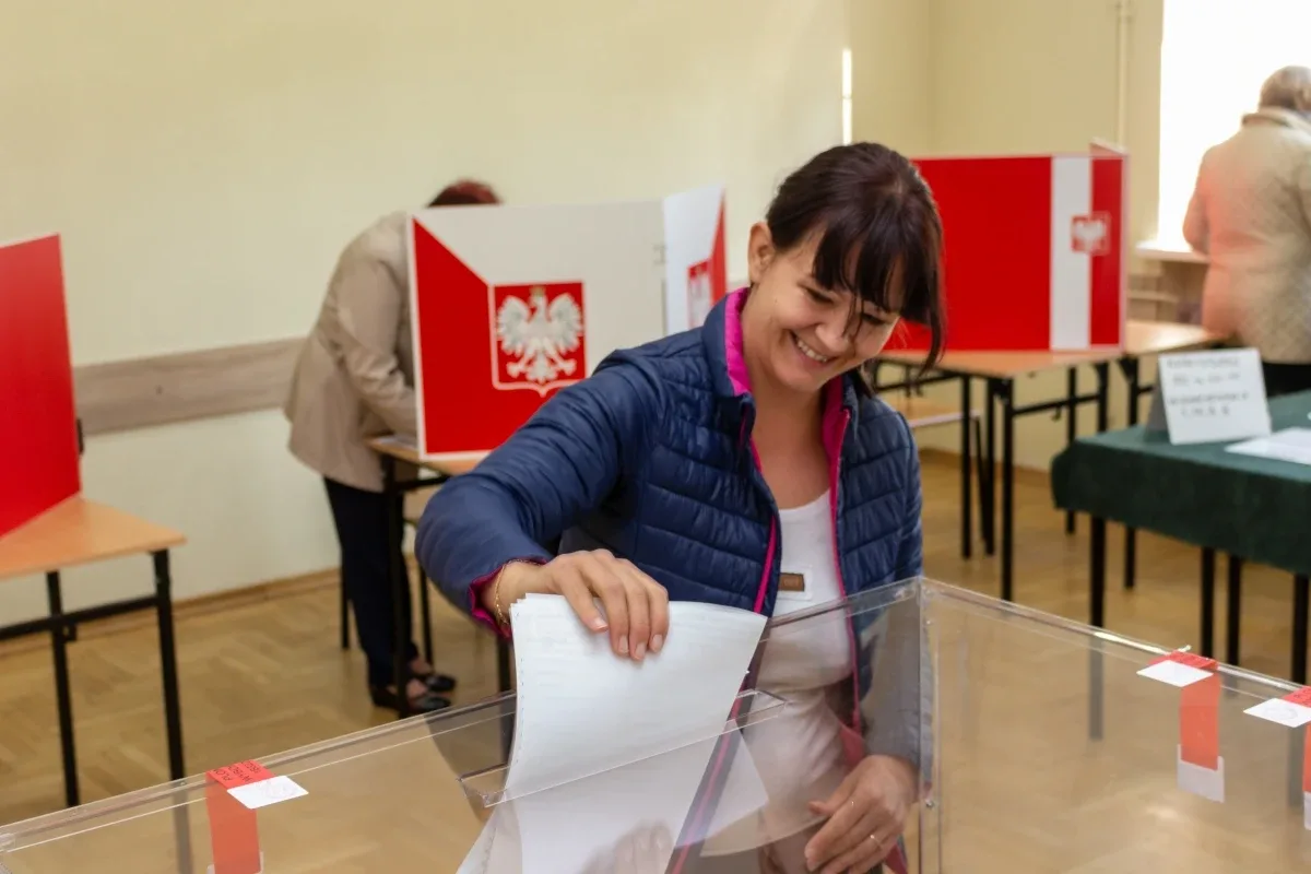Zobacz jak głosują mieszkańcy Ostrowi (zdjęcia)