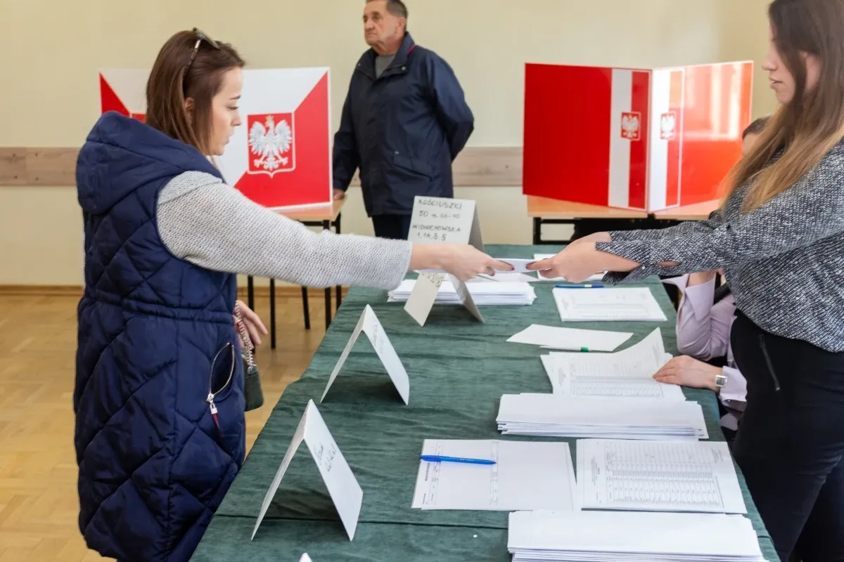 Zobacz jak głosują mieszkańcy Ostrowi (zdjęcia)