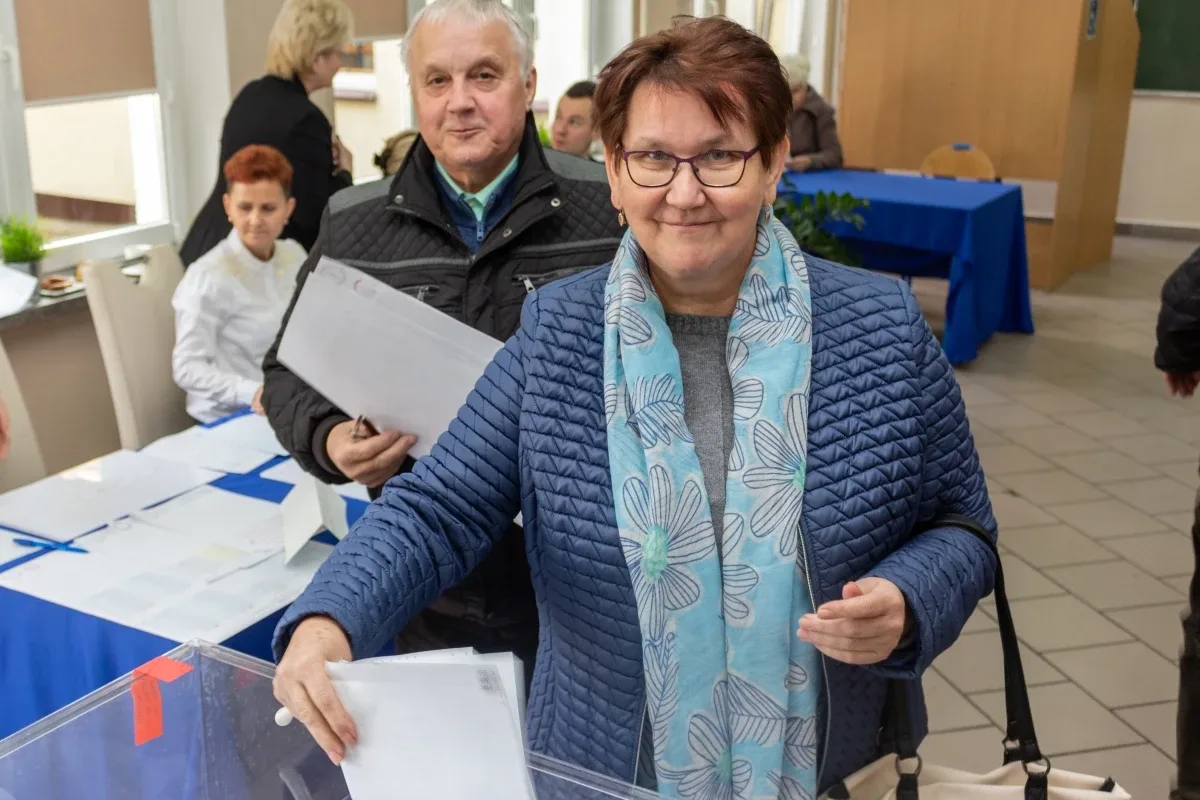 Zobacz jak głosują mieszkańcy Ostrowi (zdjęcia)