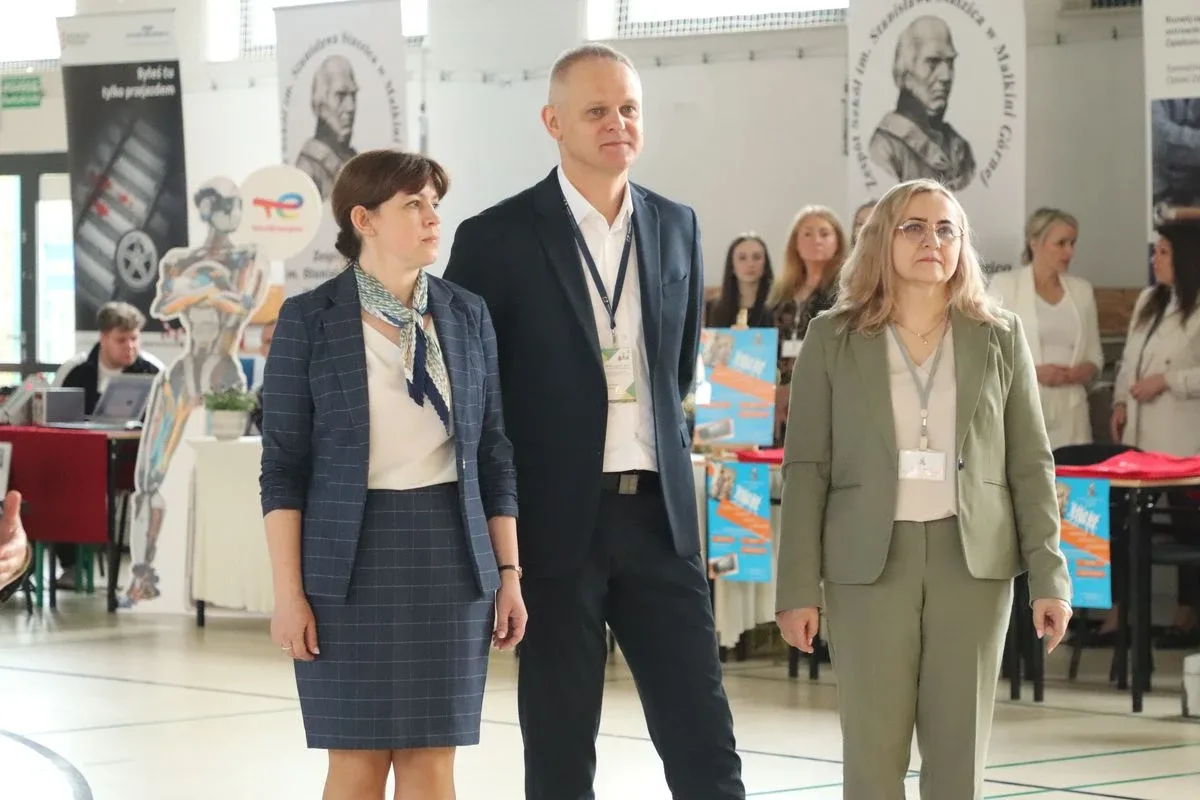 Tłumy młodzieży i mnóstwo pytań. Tak wyglądały Ostrowskie Targi Edukacyjne (zdjęcia, wideo)