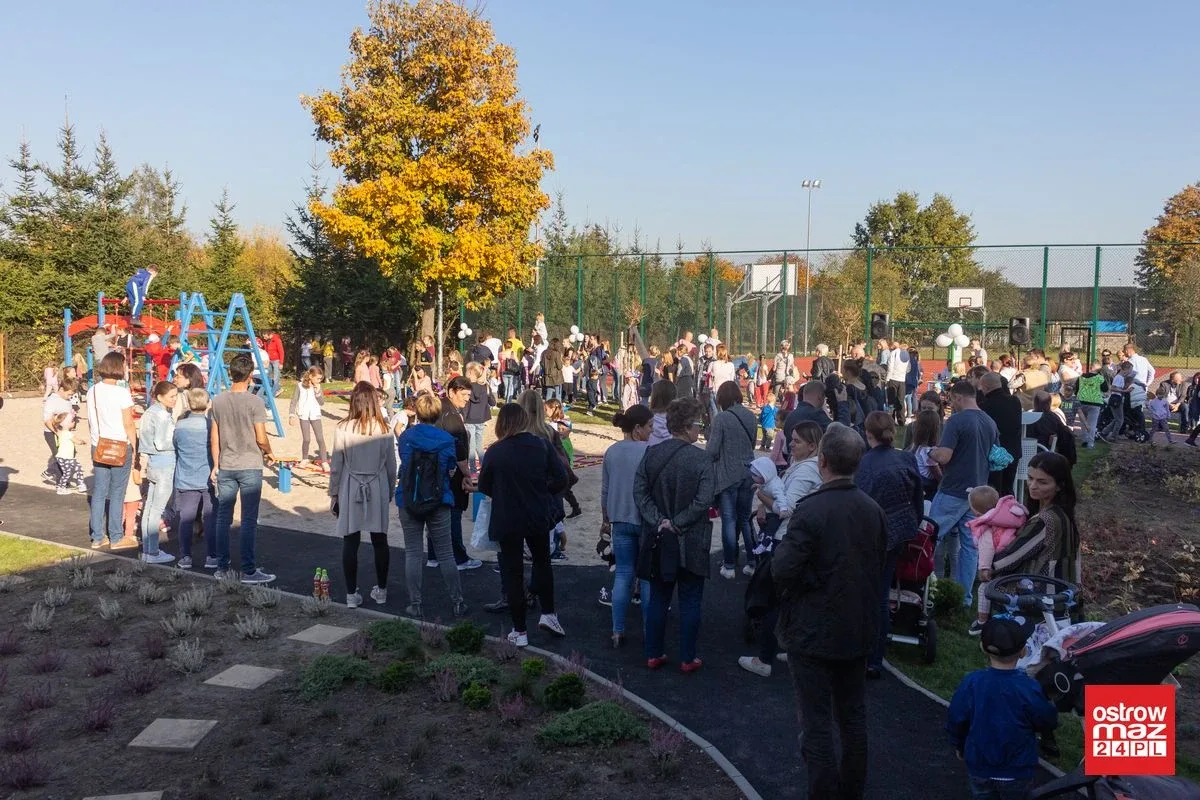 "Plac Pełen Radości" oficjalnie otwarty (zdjęcia)