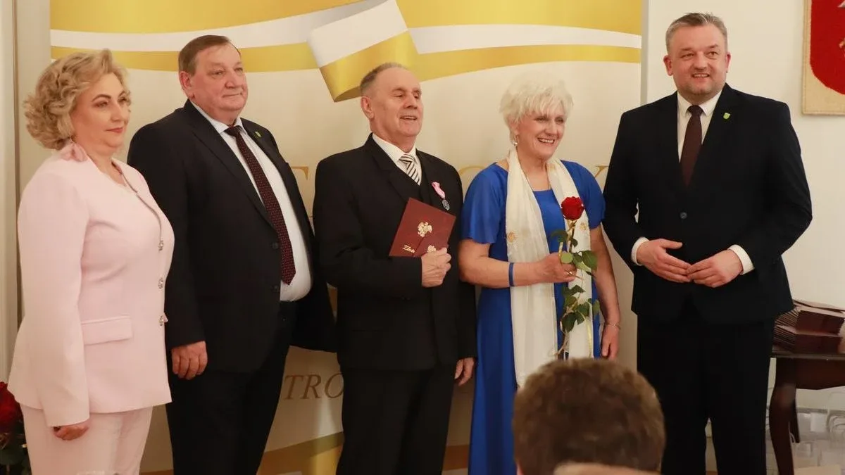 50 lat razem. Złote Gody w Ostrowi Mazowieckiej pełne miłości i wzruszeń (wideo, zdjęcia)